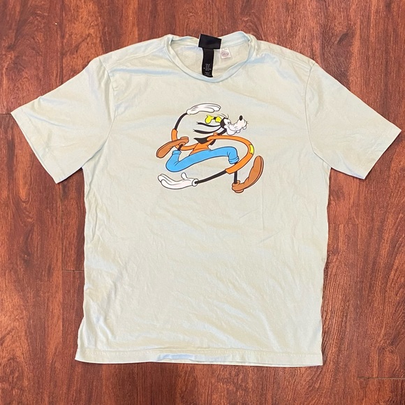 H&M Authentic Disney Goofy doing Goofy Graphic T-Shirt - Picture 1 of 4